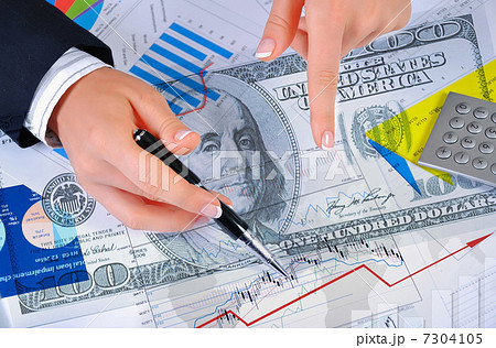 Charts, diagrams, documents on the desktop 7304105