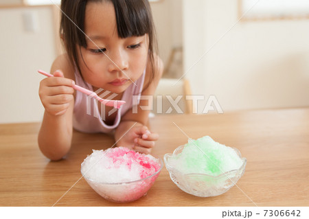 5 years old 5 years old 7306642