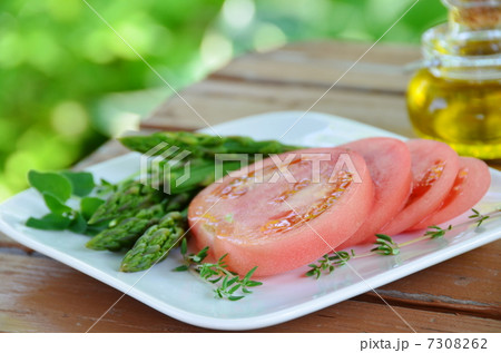 トマトとアスパラ 7308262