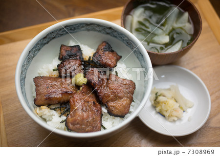 焼肉丼 焼肉丼 7308969