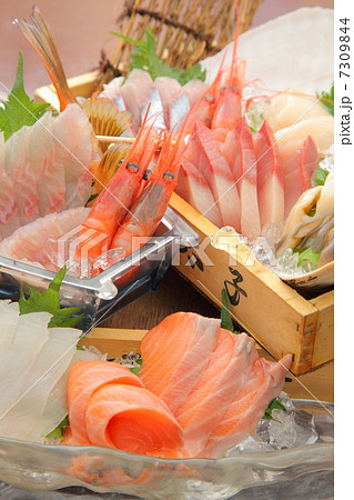 刺身盛り合わせ 7309844