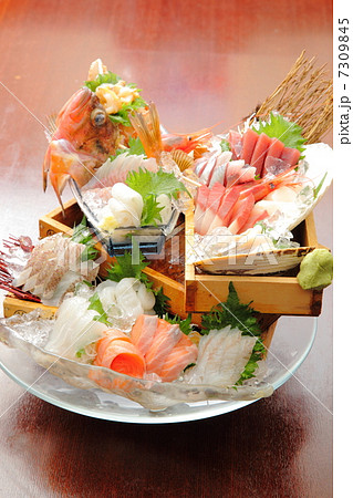 刺身盛り合わせ 7309845
