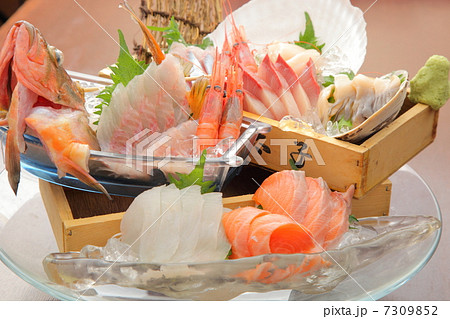 刺身盛り合わせ 7309852