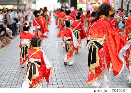 土佐の夏 よさこい祭りは楽しい T-Style 帯屋町にて 土佐の夏 よさこい祭りは楽しい T-Style 帯屋町にて 7310194