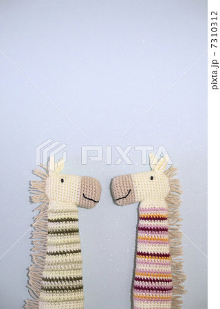 手作りの毛糸の馬 7310312