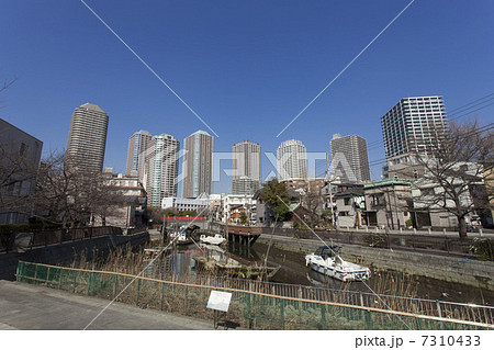 佃島と高層ビル 7310433