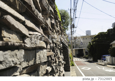 住宅街の石塀 7312005
