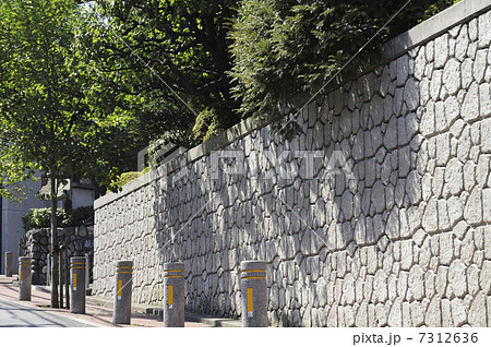 石塀と植栽 石塀と植栽 7312636