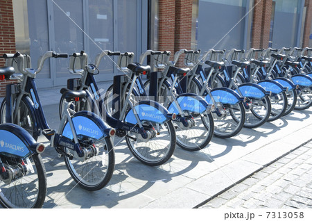 レンタサイクルの駐輪場 7313058
