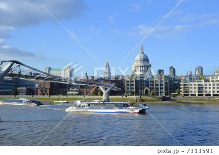 テムズ河とセントポール大聖堂 テムズ河とセントポール大聖堂 7313591