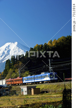 富士急行線と富士山 富士急行線と富士山 7313914