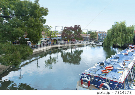 リージェンツ運河とナローボート 7314278