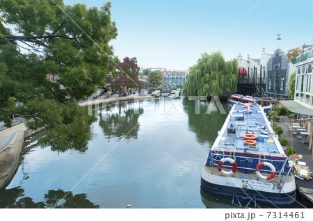 リージェンツ運河とナローボート 7314461