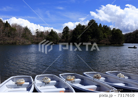 栃木県日光市　湯ノ湖 7317610