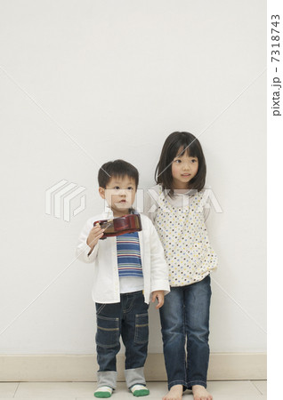 可愛い兄妹 7318743