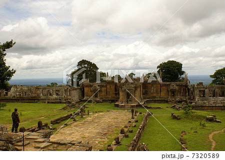 天空の遺跡　プレアヴィヒアの参道 7320589