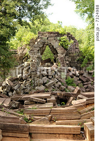 ベンメリア遺跡　正門　縦 7324988