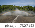 噴水と虹 7327152