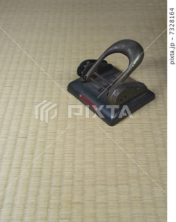 古い二穴パンチ 7328164