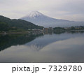 河口湖温泉街からの富士山 7329780