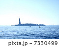 自由の女神とリバティー島 7330499