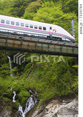 山間部をゆくこまち 7330764