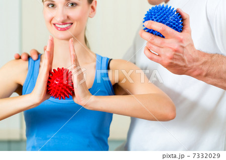 Patient at the physiotherapy doing physical therapy 7332029