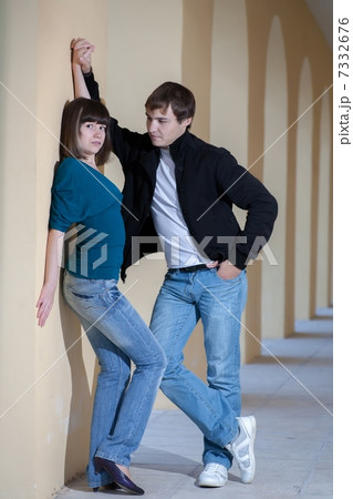 couple in city gallery 7332676