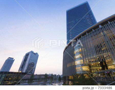 グランフロント大阪夕景 7333486