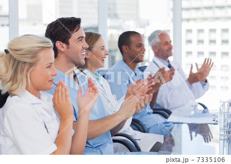 Doctors clapping their hands 7335106