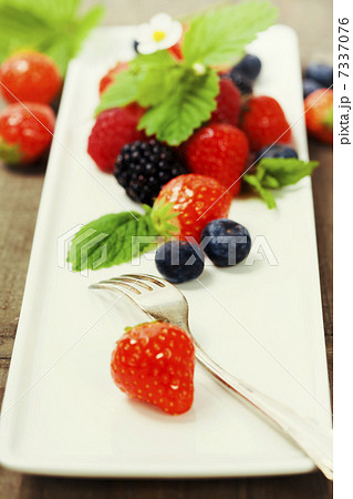 Assorted berries Assorted berries 7337076