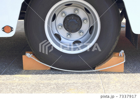 トラックの車輪の滑り止め 7337917