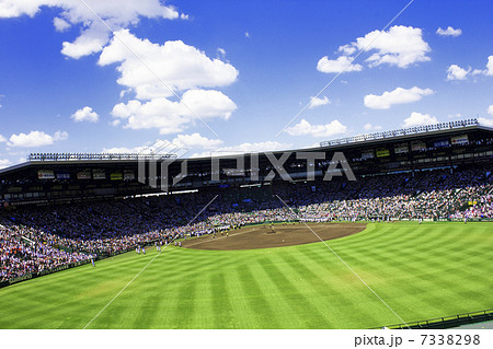 第92回夏の全国高校野球の甲子園球場の写真素材