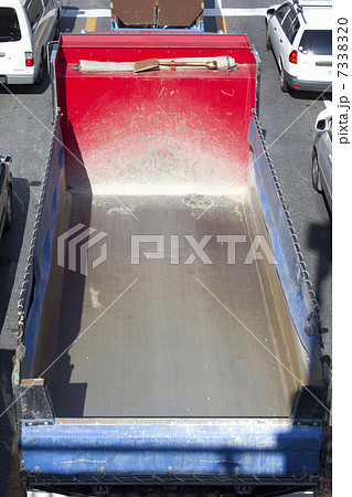 ダンプカーの荷台 ダンプカーの荷台 7338320