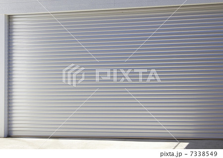 高級住宅のガレージのシャッター 高級住宅のガレージのシャッター 7338549