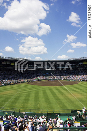 第92回夏の全国高校野球の甲子園球場の写真素材