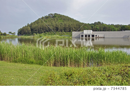 初夏の酒田・酒田市写真展示館　土門拳記念館 7344785