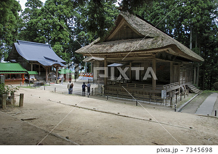 岩手県　平泉・中尊寺　白山神社能楽殿 7345698
