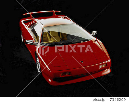 黒バックで撮影された赤いスーパーカーの斜俯瞰 7346209
