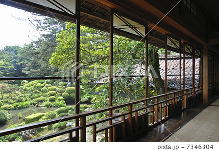初夏の酒田・本間美術館　庭園と本館 7346304