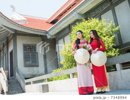 In front of the temple 7348994