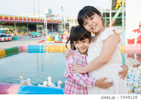 Duck pool hug 7349120