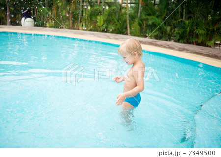 Feeling the water Feeling the water 7349500