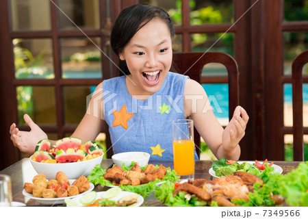 So much meal! 7349566