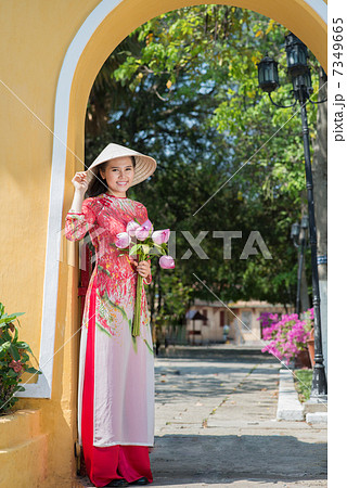 Beautiful lady Beautiful lady 7349665