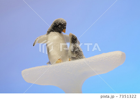 親子ペンギンの人形 7351322