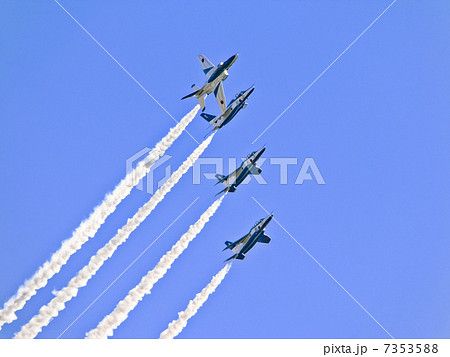 航空自衛隊の航空ショウ ブルーインパルス 7353588