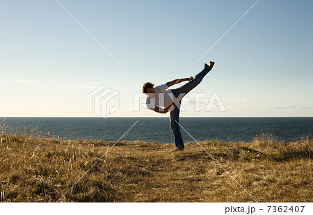 high-kick 7362407