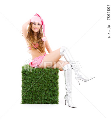 santa helper on green cube 7362807