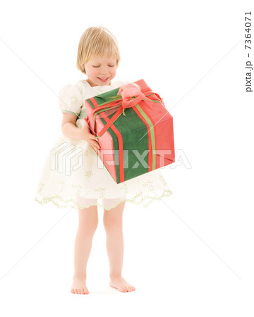 girl with gift box 7364071